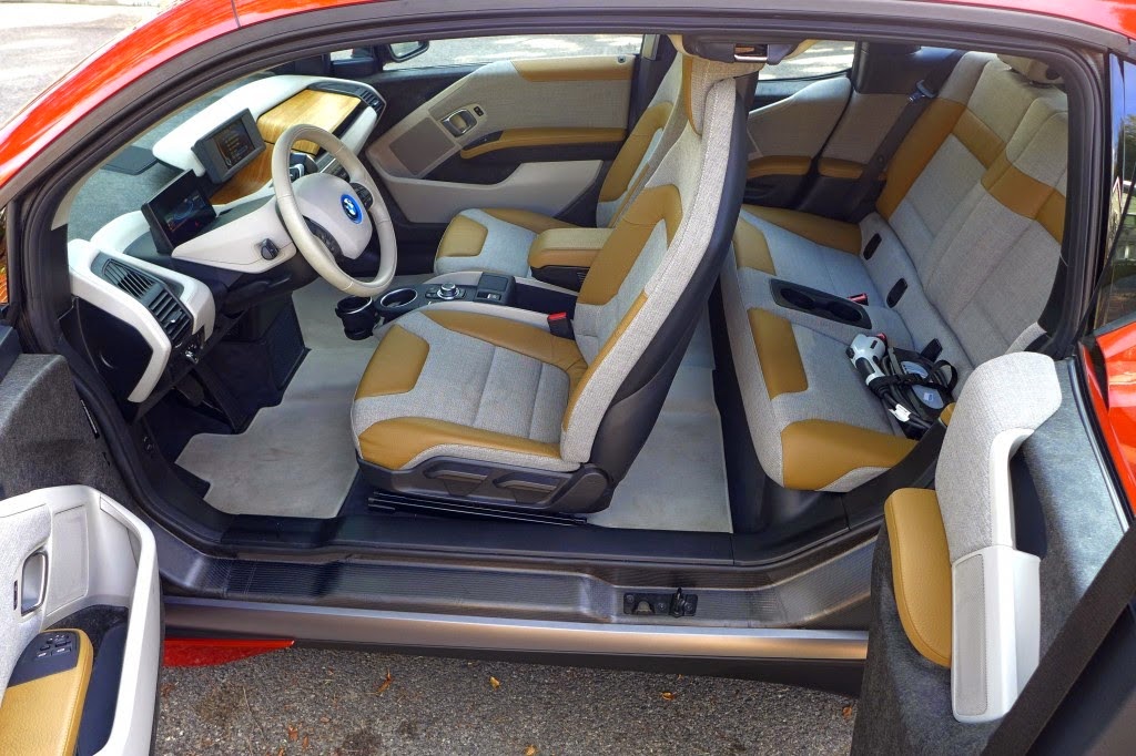 Camperado i 3 nomadi patreon. BMW i3 салон. BMW i3 Interior. БМВ i3 салон. Сиденья BMW i3