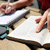 Deputado de Goiás propõe lei para que a Bíblia seja lida nas salas de aula