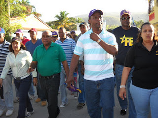 PLD y aliados del Bloque Pregresita realizan caminata en el barrio Villa Estela de Barahona