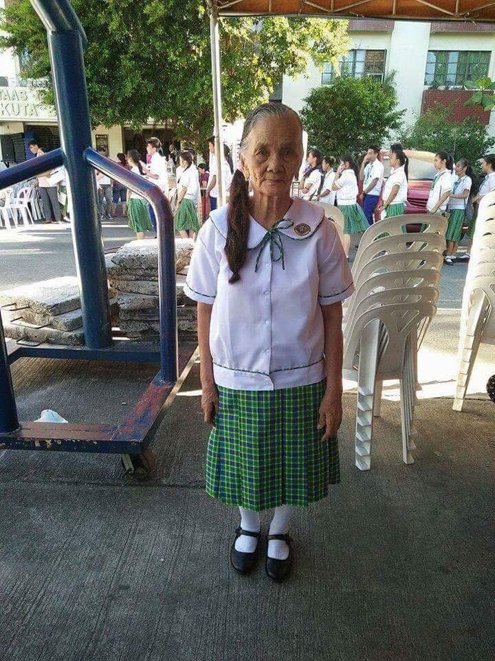  80-year-old 'lola’ achieves dream of graduating high school