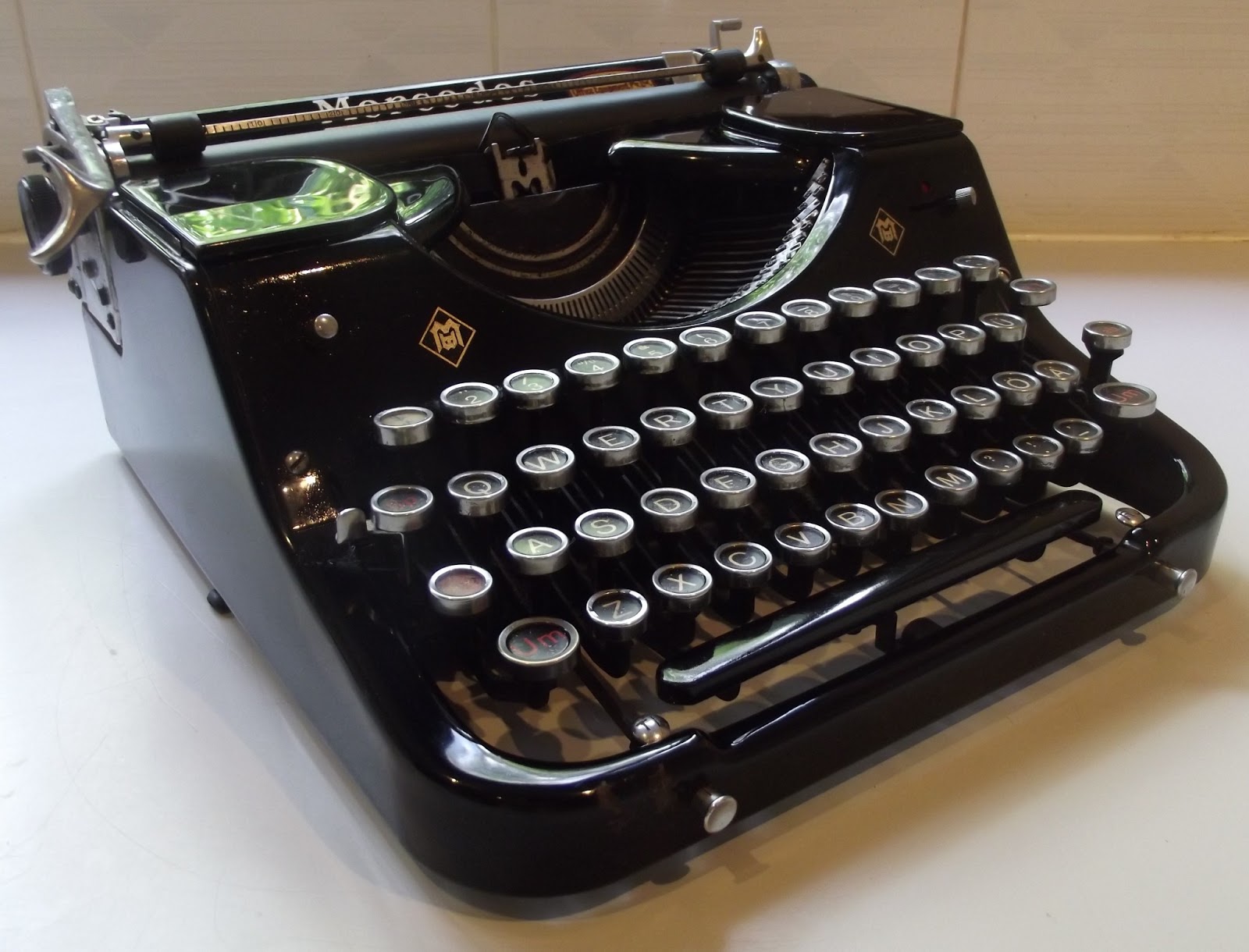 Mercedes selekta typewriter