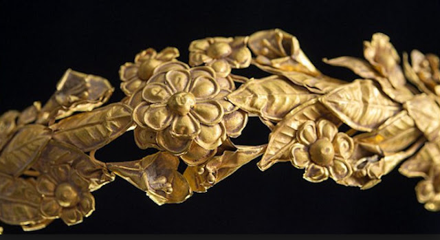 British pensioner 'finds' 2,300 year old ancient Greek gold crown in box under his bed