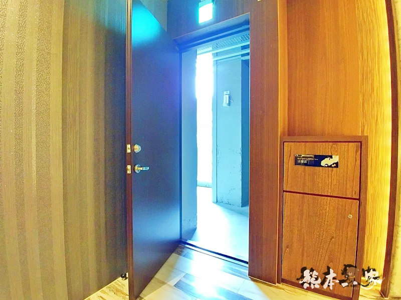 三重江月行館|挑高房型與媲美好樂迪KTV視聽室獨立空間|大窗綠化環境好舒適