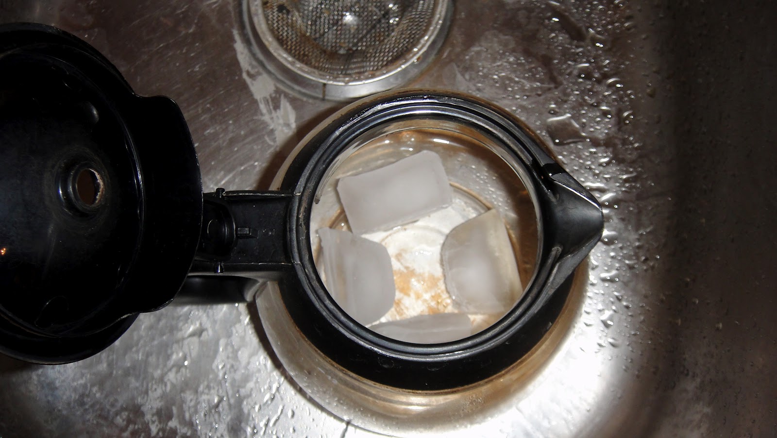 The Great Ideas of A Broke College Kid Easy, EcoFriendly Way to Clean Your Coffee Pot