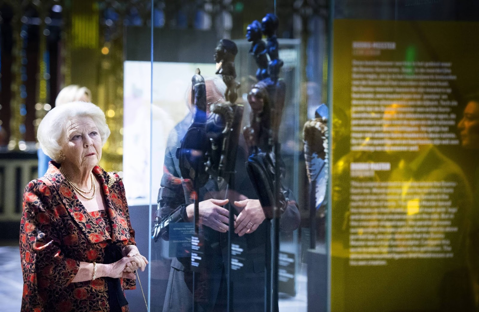  Princess Beatrix visits exhibition Magical Africa