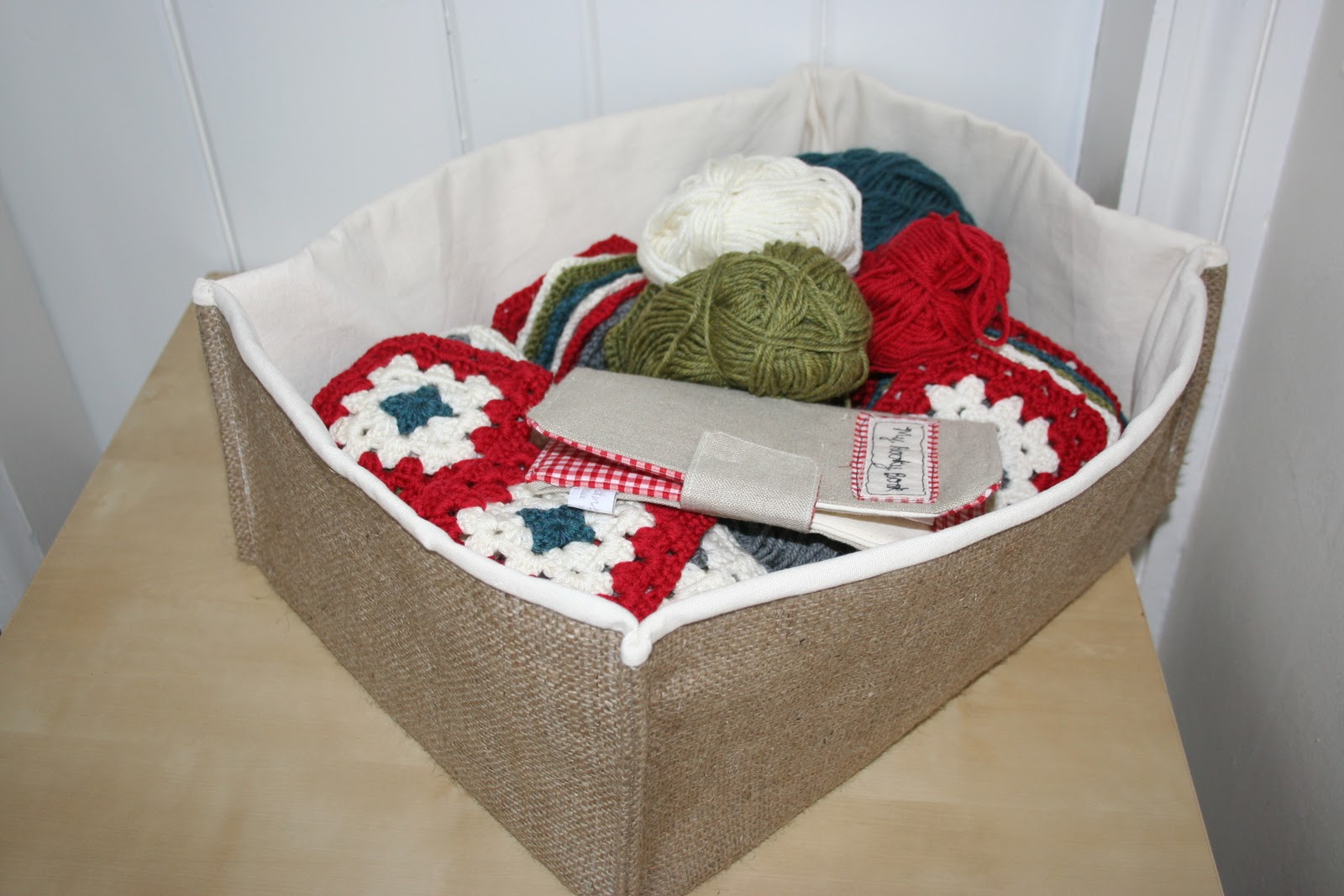 redneedle sewing Handmade Monday Fabric box