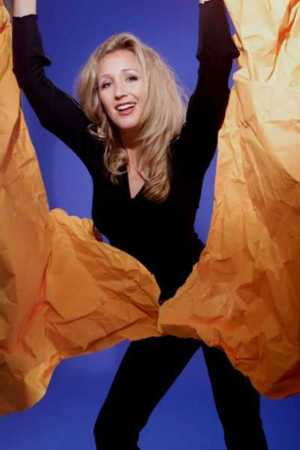 News Journalist Lori Leland