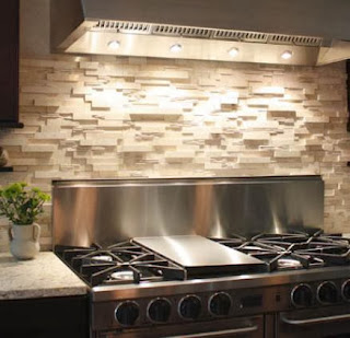 กระเบื้อง Backsplash แบบหิน (Stone Backsplash)