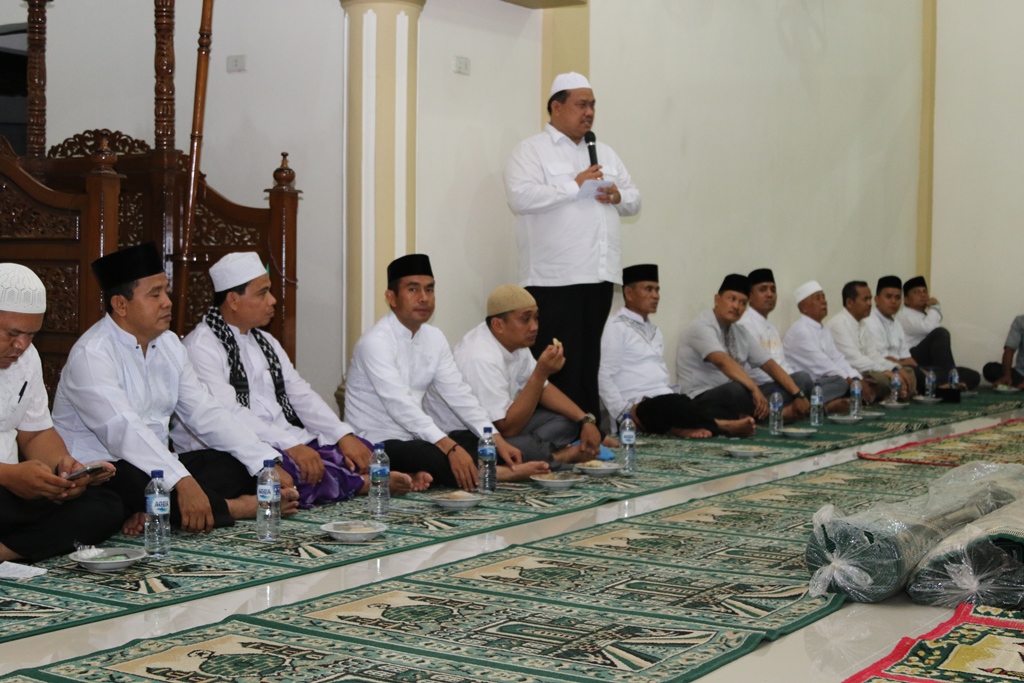 Bupati Labura Kharuddin Syah saat memberi kata sambutan. Bupati Labura Kharuddin Syah saat memberi kata sambutan.