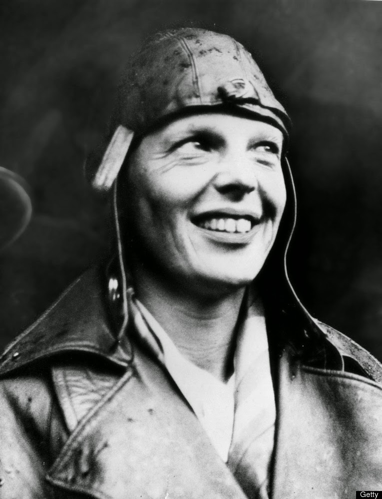 30 Vintage Photos of Famous Aviator Amelia Earhart in the 1920s and
