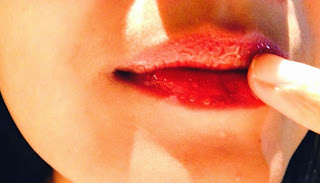 bibir merah