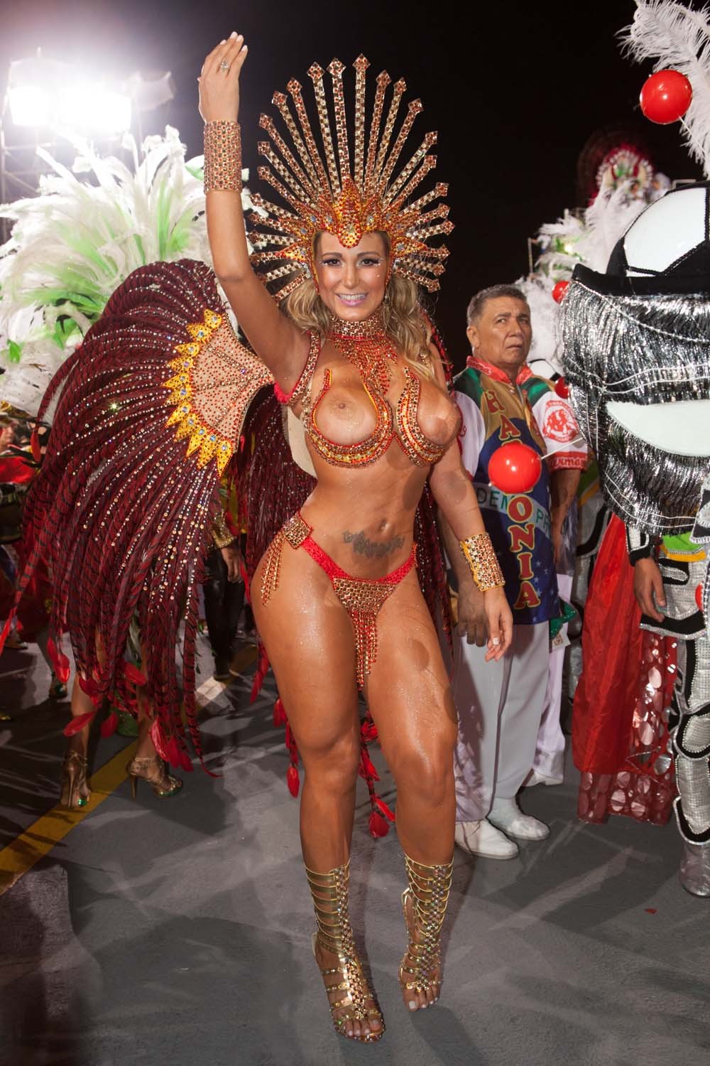 смотреть бразильский карнавал с голыми фото 87