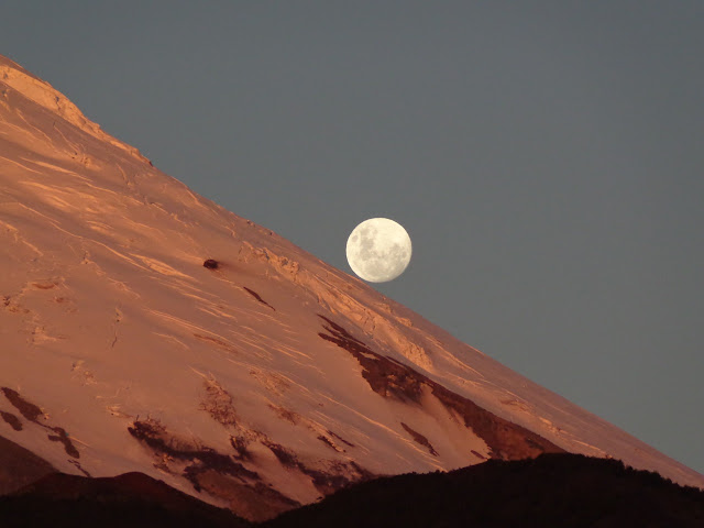 Chili-Volcan Osorno+lune