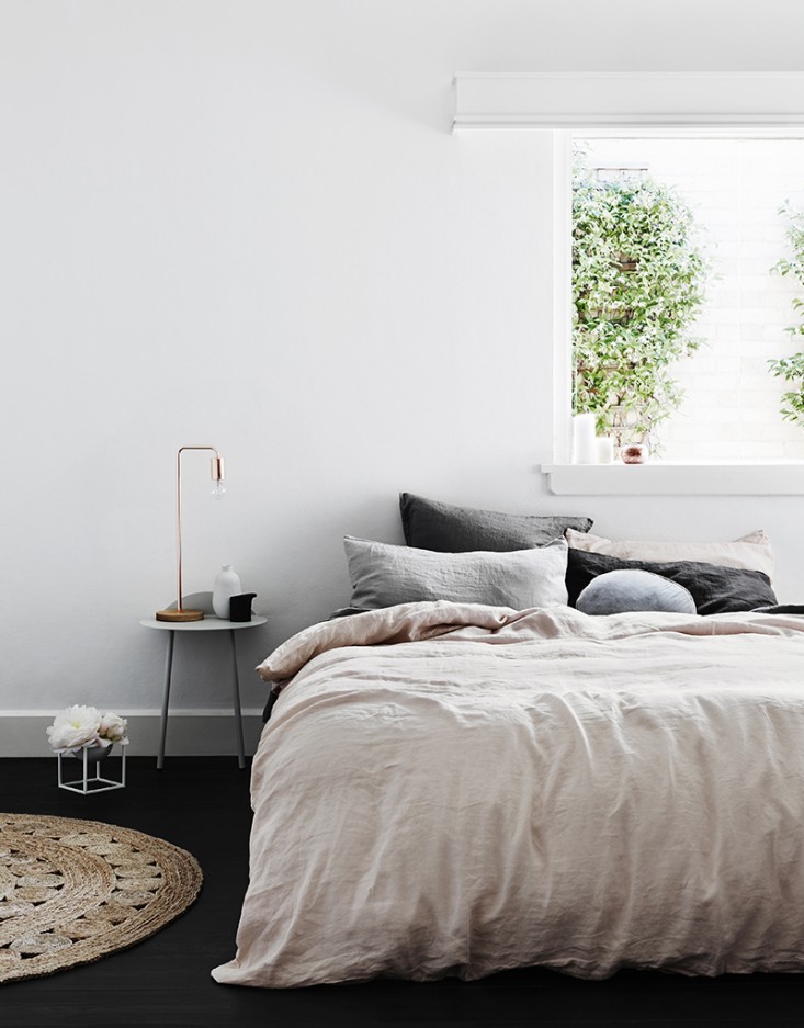 Beautiful interior design in this inspiring bedroom - found on Hello Lovely Studio