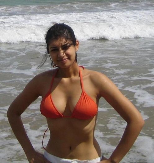 india gilr Bikini