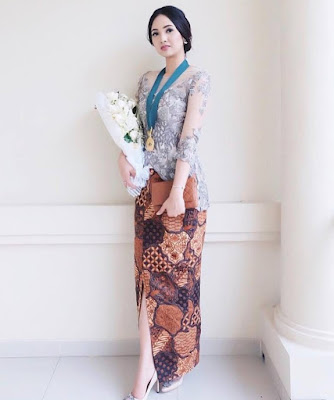 model kebaya wisuda modern terbaru model kebaya wisuda modern terbaru