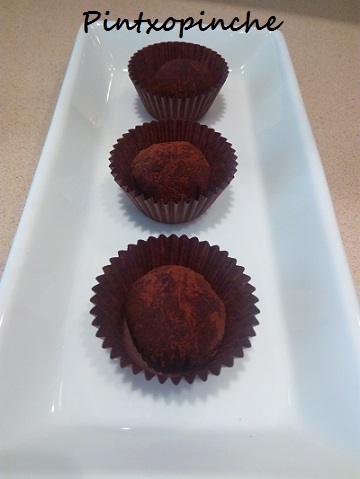 cacao, chocolate, trufa, aguacate, postre, fruta
