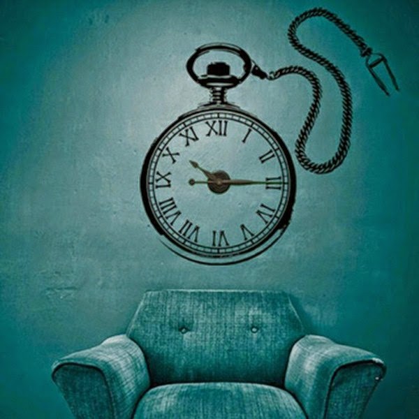 Unusual Wall Clock for Contemporary Room Design