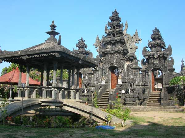 Wisata di Kawasan Singaraja Bali yang menarik untuk