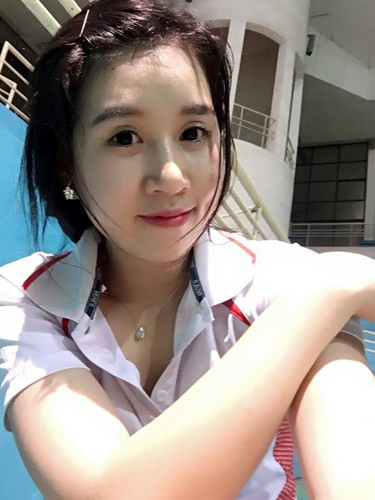 Phai long co hot girl gat lua “tuyen chong” gay bao like - Anh 6