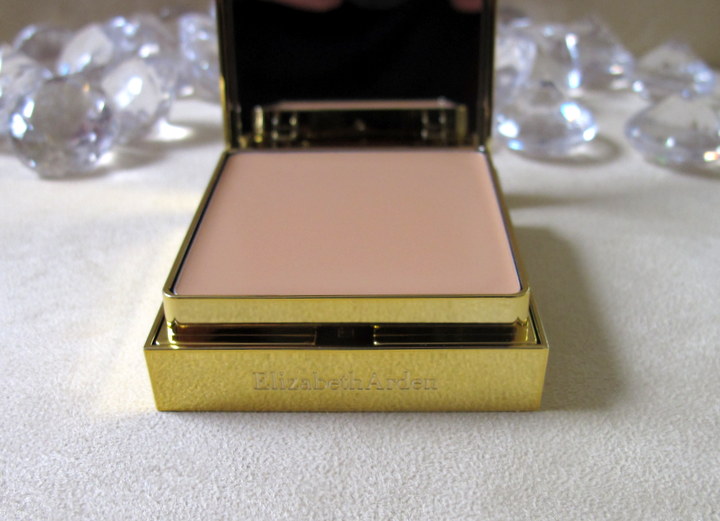 and Macaroons: Review Elizabeth Arden Finish Cream Makeup