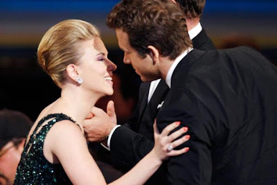 Scarlett Johansson Kissing Photos