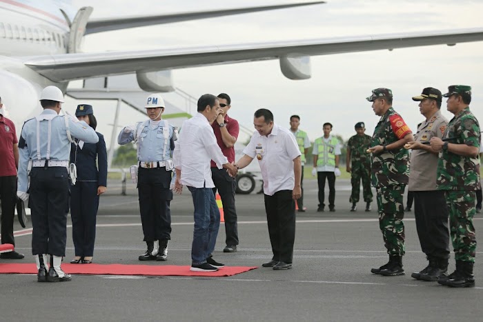 Gubernur Ridho dan Pangdam Sriwijaya Sambut Presiden Jokowi di Bandara Internasional Radin Inten II
