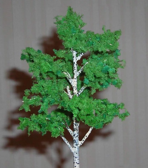 Дерево из гофрированной бумаги