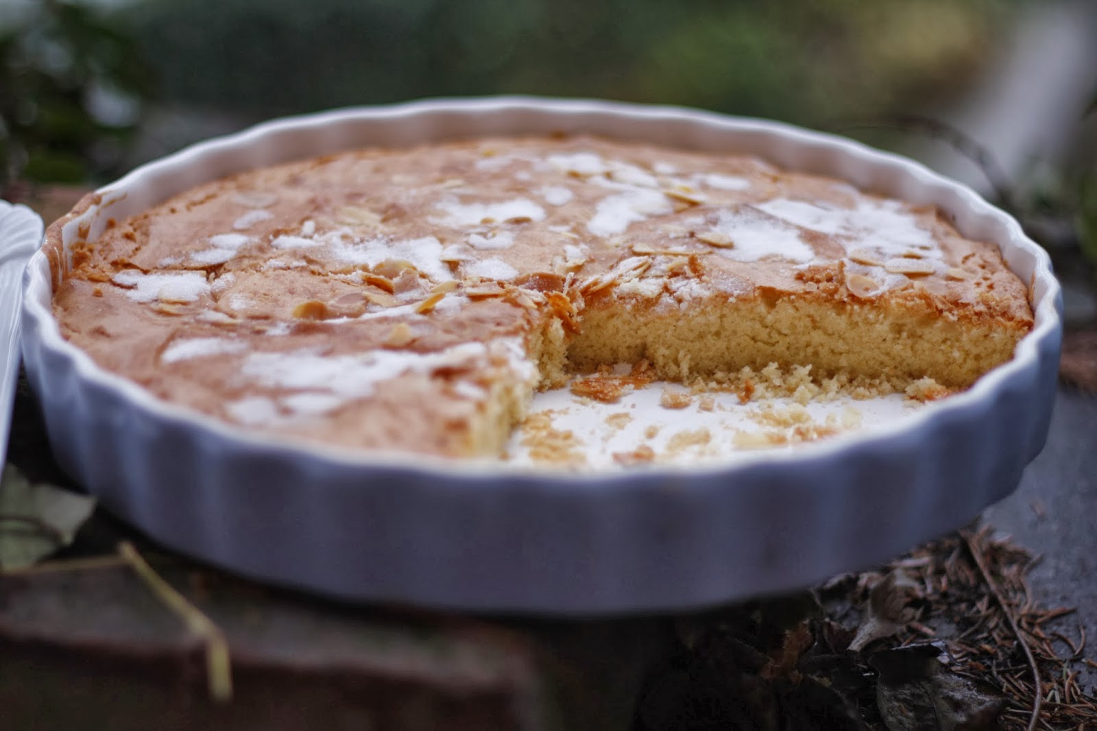 irmakocht: Schwedischer Mandelkuchen einmal ohne und einmal mit Birne