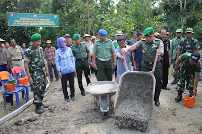 UPACARA PEMBUKAAN TMMD SENGKUYUNG TAHAP I TAHUN 2017 DI KEC. GEMOLONG