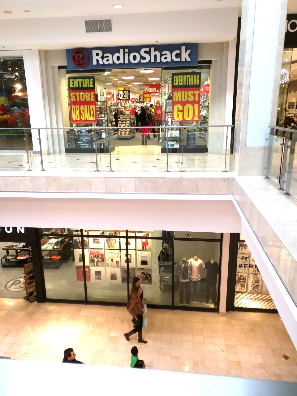 Robert Dyer Bethesda Row RadioShack at Westfield Montgomery Mall to