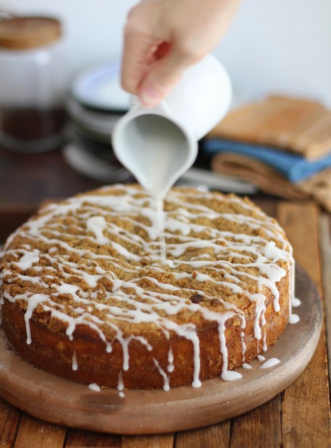 Featured Recipe | Banana Bread Crumb Cake from Inquiring Chef #SecretRecipeClub #recipe