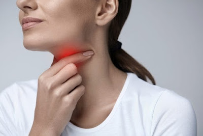 Come curare mal di gola: rimedi trattamenti