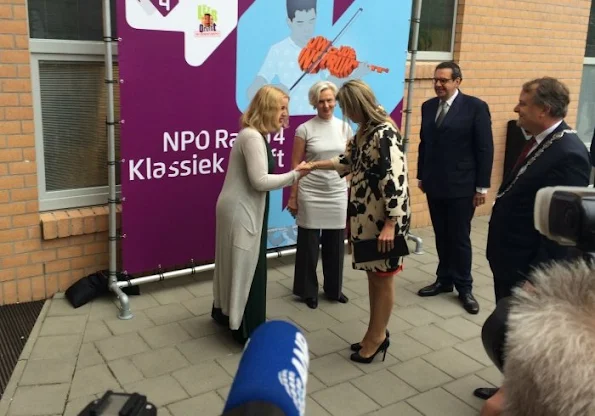 Queen Maxima of The Netherlands launched the project of "Classic Shows" the NPO Radio. Queen Maxima Natan Dress, LK Bennett Shoes