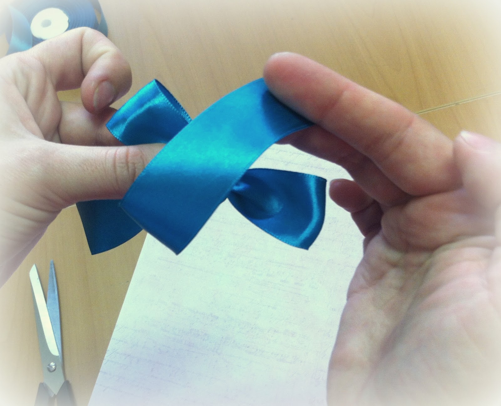 paper fun: Как завязать красивый бантик - мастер-класс.