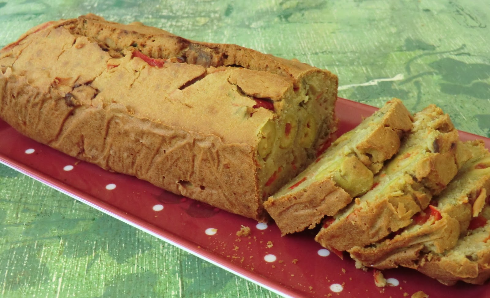 Cake Sale Aux Anchois Aux Olives Au Shiso Et Au Curcuma Sans