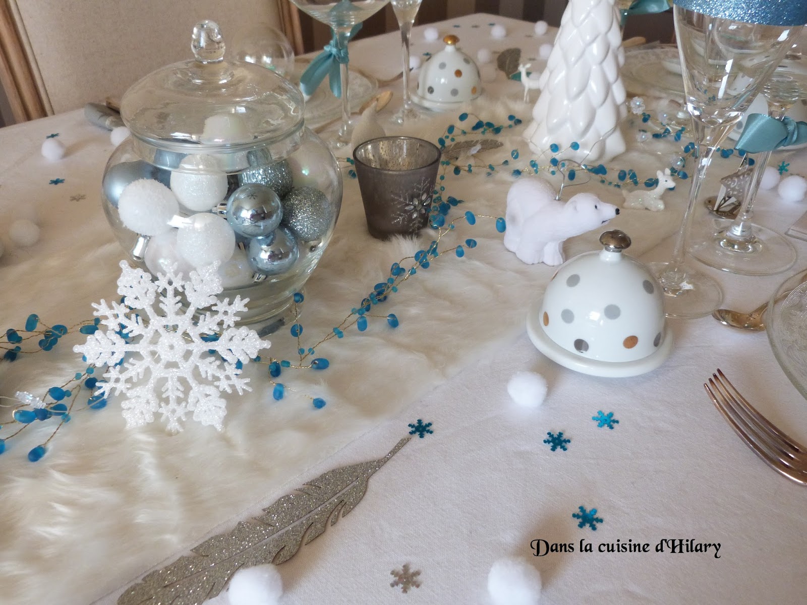 Chemin de table Neige Blanc - Décoration de table de fête - Eminza
