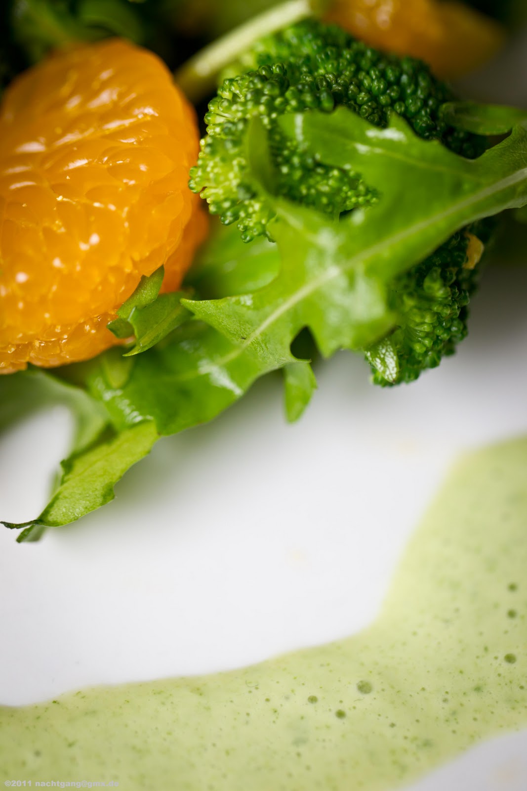 Markus Welt: Brokkoli-Mandarinen-Trauben-Salat mit Rucola-Soße und ...