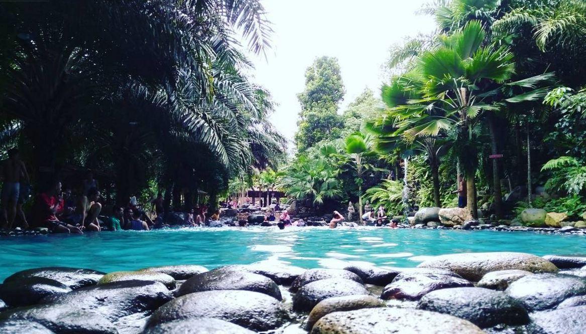 Liburan Seru Bersama Keluarga Berenang Riang Di Ungaran Semarang Rumika S Journey