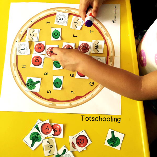 make-a-pizza-letter-matching-activity-totschooling-toddler