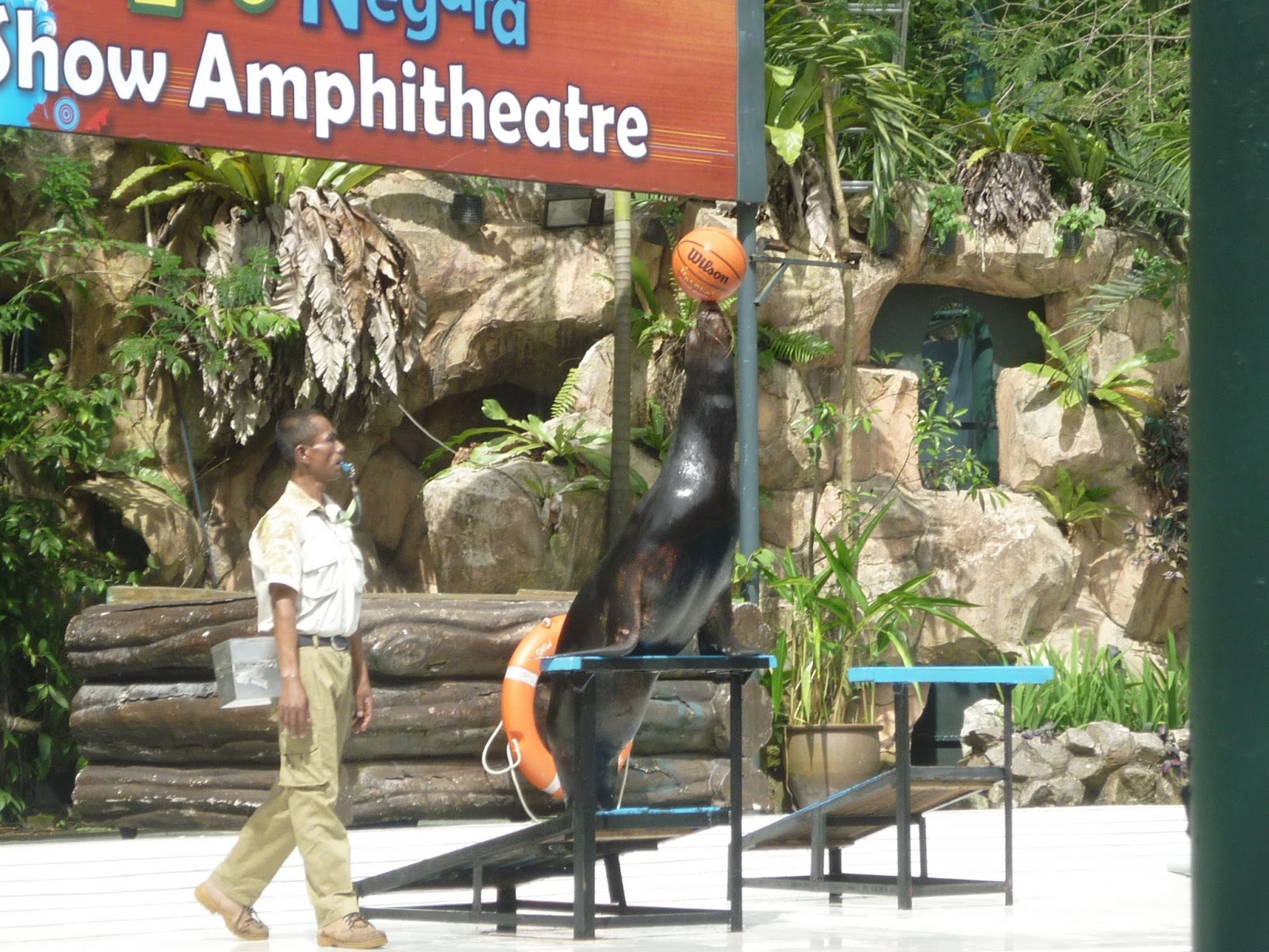 BlogSura: Kenangan Di Zoo Negara