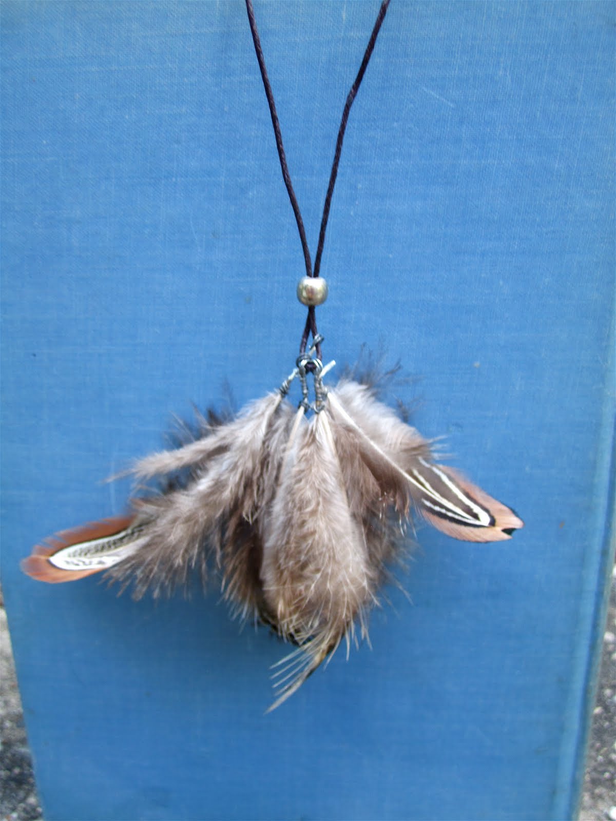 i must create Feather Necklace