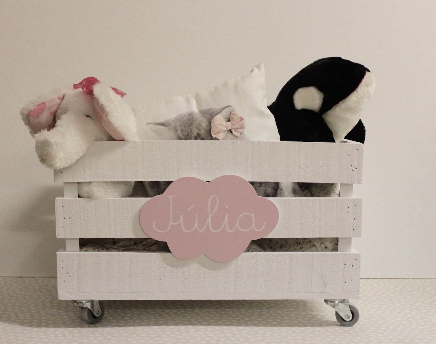 Jugueteros infantiles , de madera y con ruedas