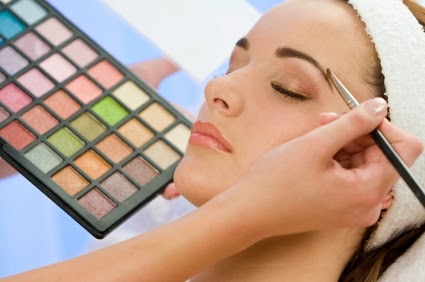 Cara Menggunakan Make Up Secara Natural