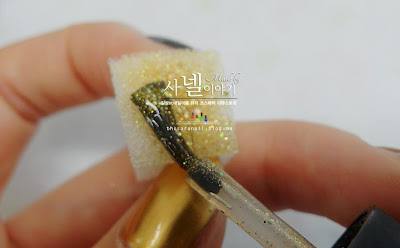 SARA NAIL: gold or silver metallic nail polish to look pretty and