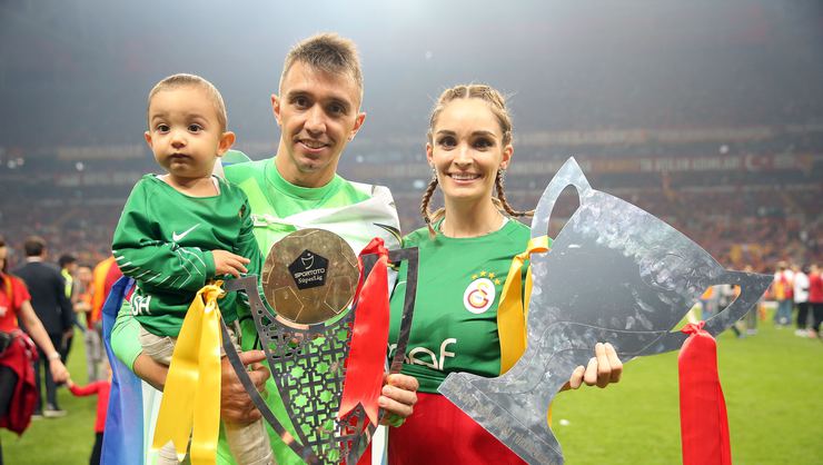 Fernando Muslera Tarihe Gecti Fcn Blog