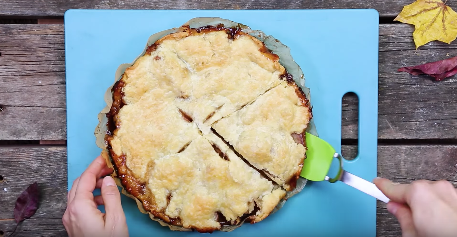 Campfire Recipe Dutch Oven Apple Pie Gr8LakesCamper