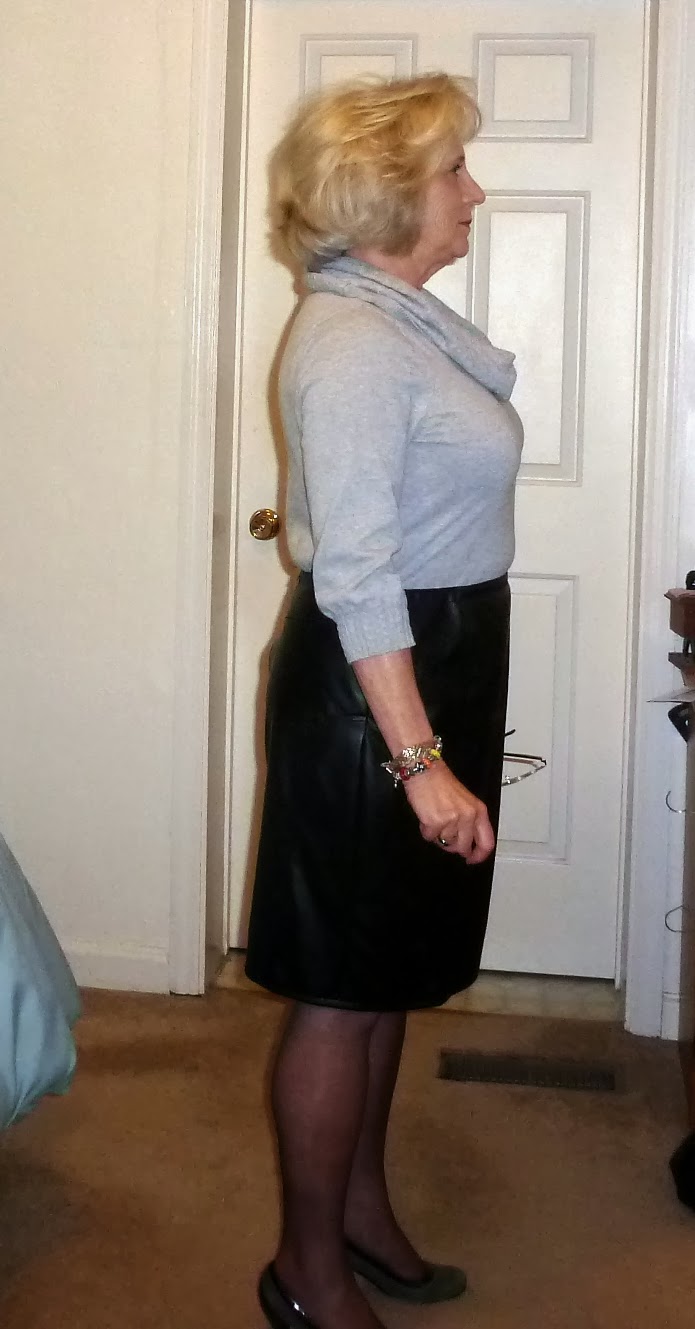 Danvillegirl Sewing Diary: Wearing the faux leather skirt