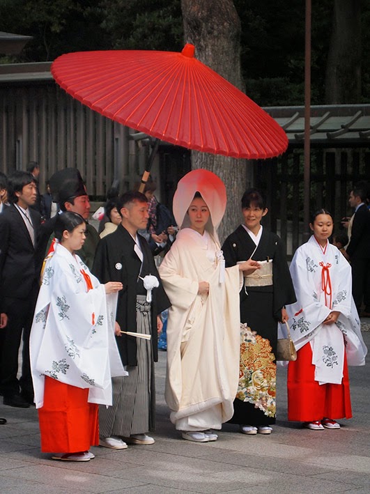 Wedding group - Meji Jingu temple, Tokyo