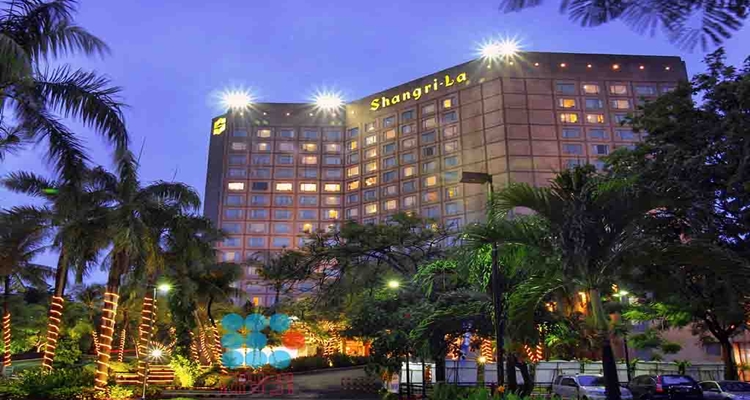 Daftar Hotel  Terbaik di  Surabaya  Bintang 5 Tahun 2022 